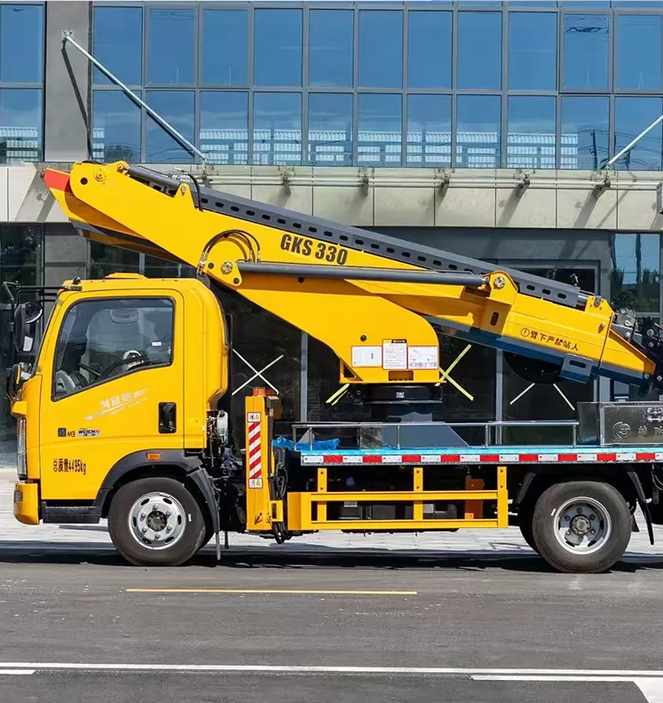 ISUZU Aerail Work Truck