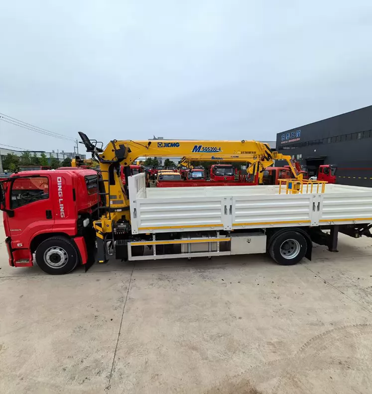 ISUZU Truck Mounted Crane with 8T Xcmg Crane