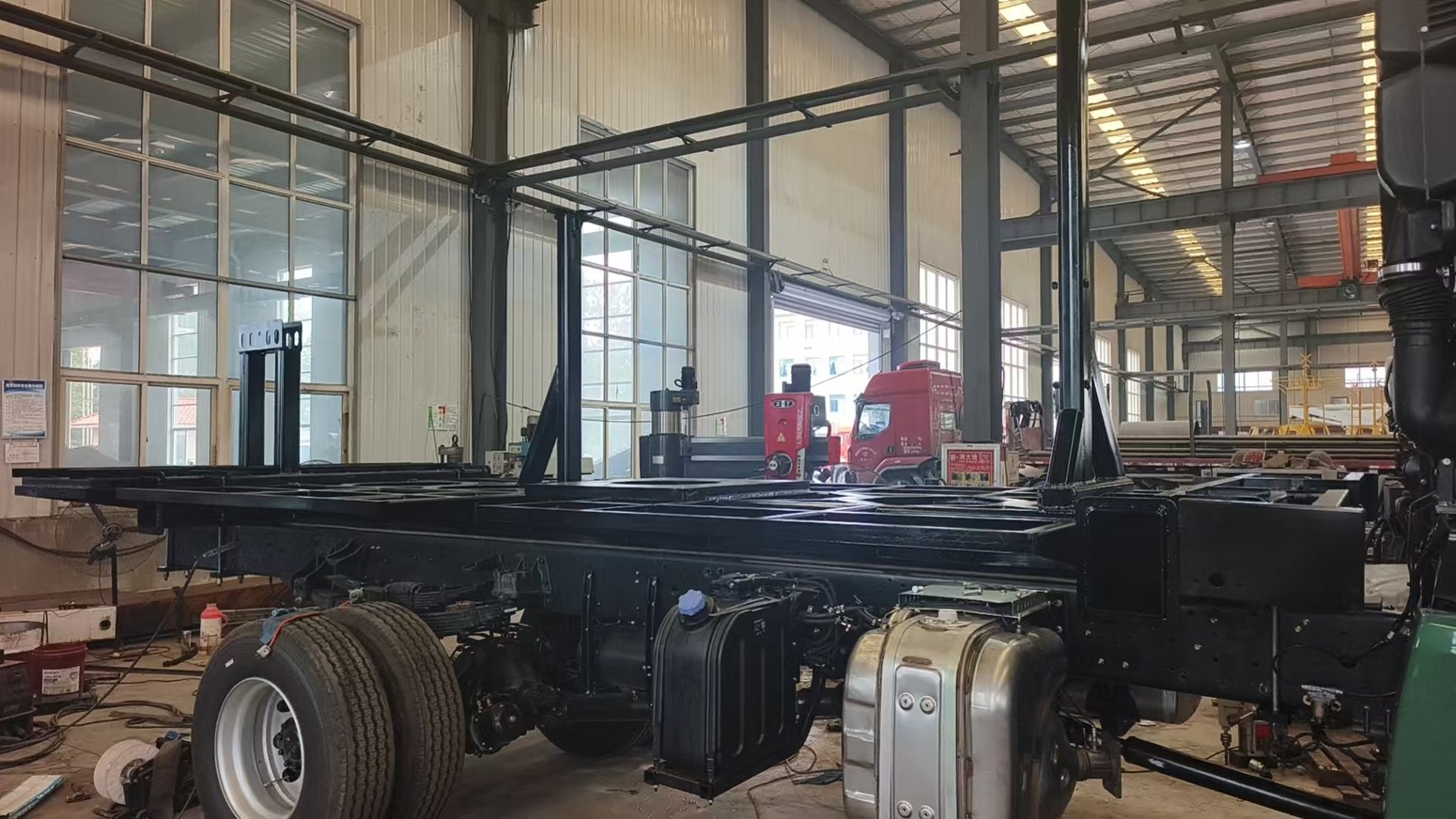 17meter 69kv overhead live-working insulated bucket truck