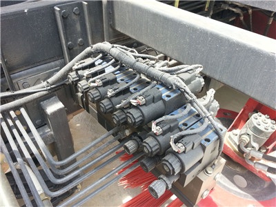 Street sweeper truck electromagnetic directional valves